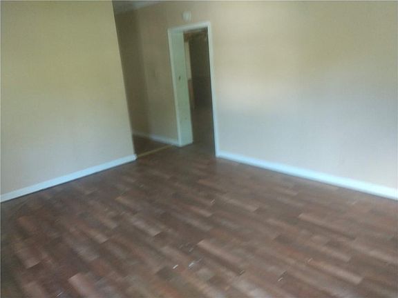 5th image of 111 Harkness Dr
