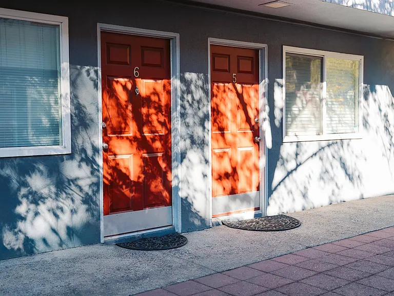 I Street Apartments — Photo 24