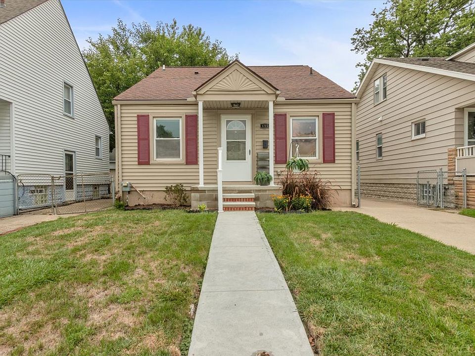 695 E Webster St, photo 2