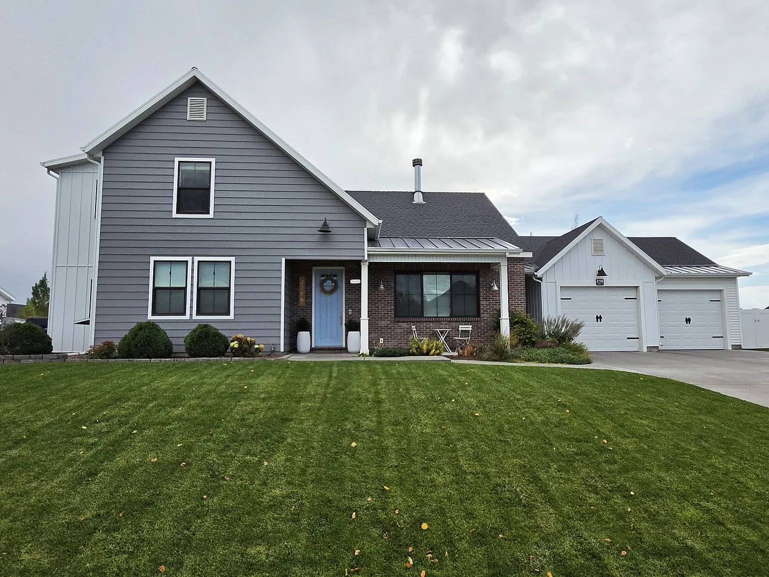 4 bed, 2.5 bath, 3959 sqft, $2,500 — Photo 2