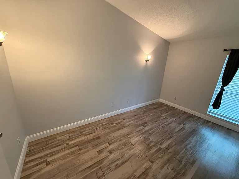 2300 Hollandale Cir #A — Photo 2