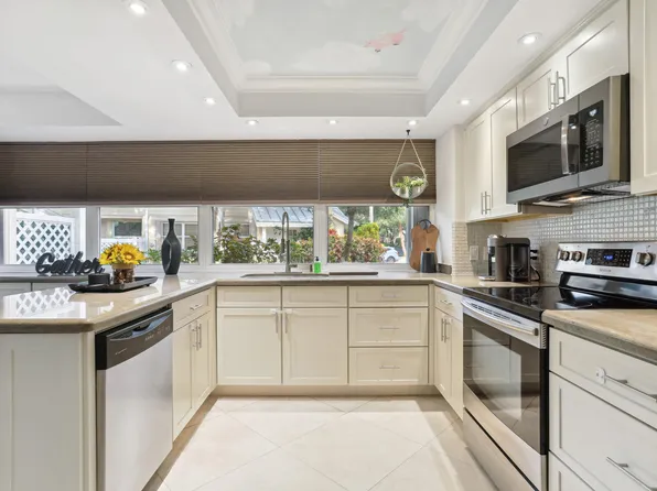 304 Andover Court, Boynton Beach, FL 33436