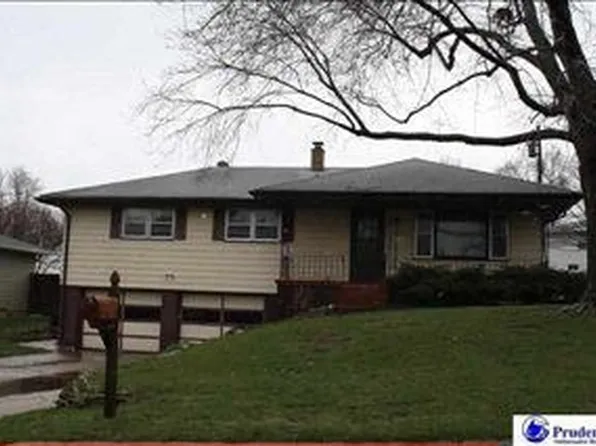 11025 Oak St, Omaha, NE 68144