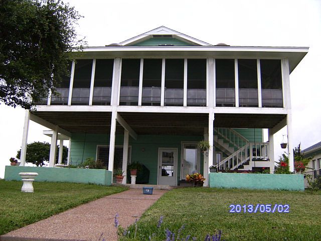1st image of 206 Lands End St