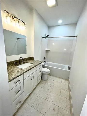 800 N Causeway Blvd #202 — Photo 7