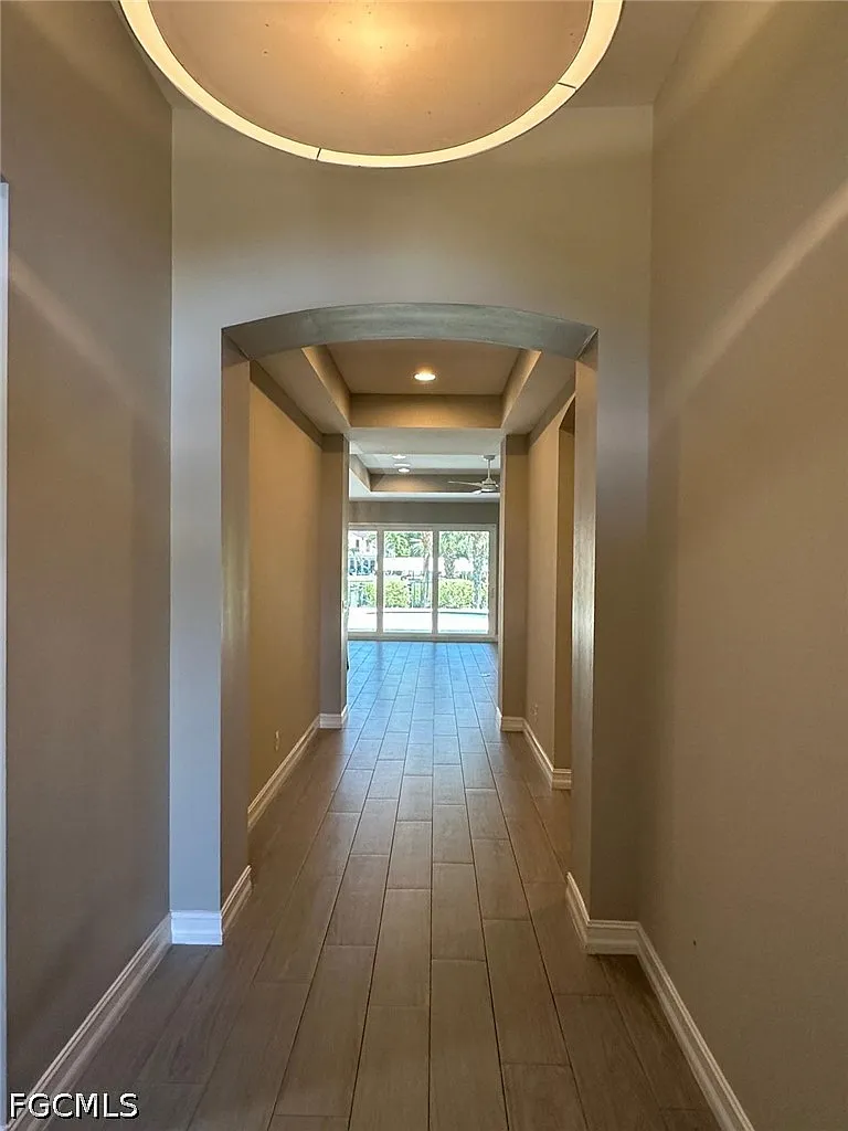 3 bed, 2.0 bath, 1998 sqft, $3,795 — Photo 2