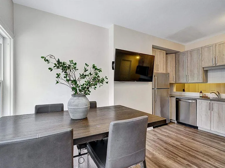 84 Russell Ave #10A — Photo 4