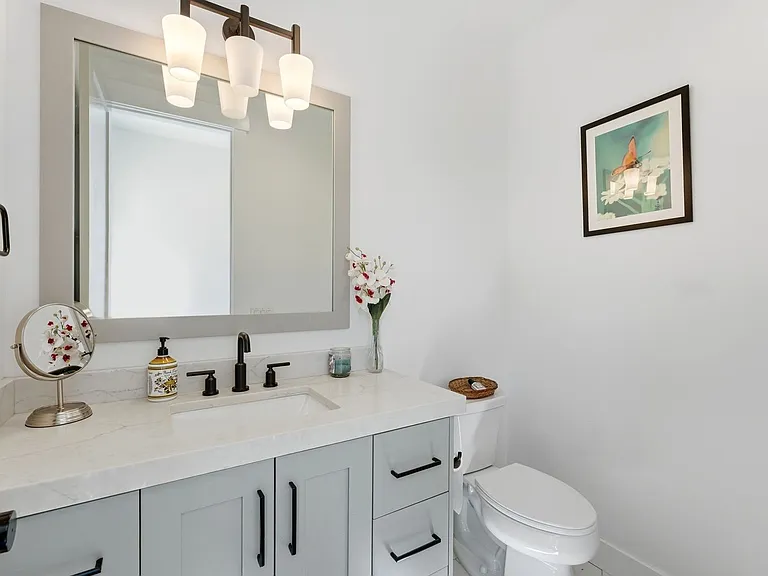 11716 S Meeks Ct — Photo 47