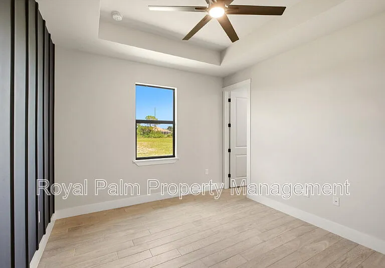 3750 NE 13th Ave — Photo 15