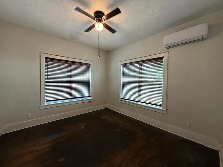 520 N Bradley St — Photo 7