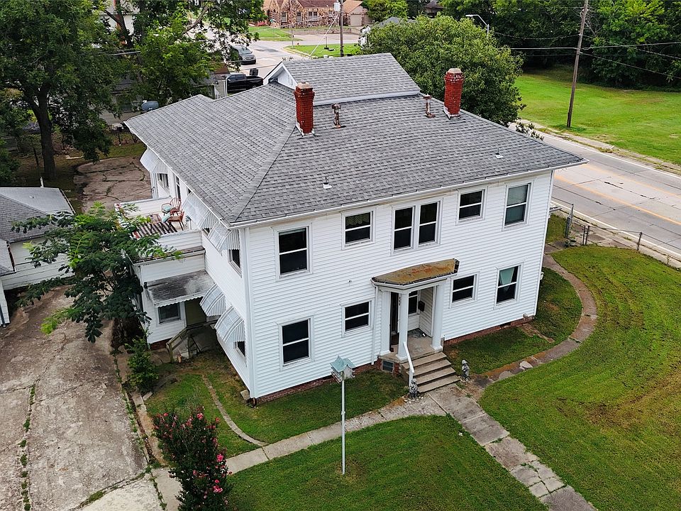 2nd image of 722 N Washington St