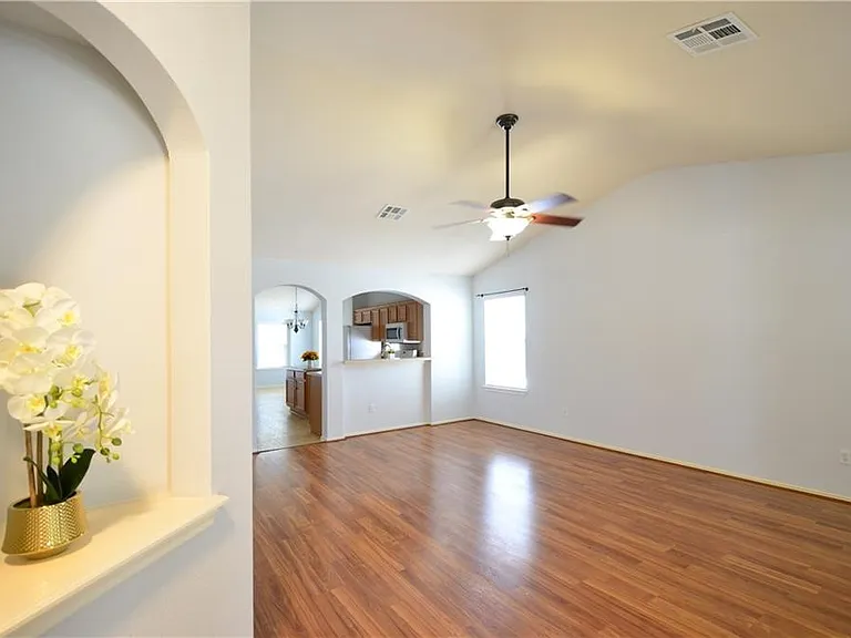 1215 Cardigan St — Photo 3