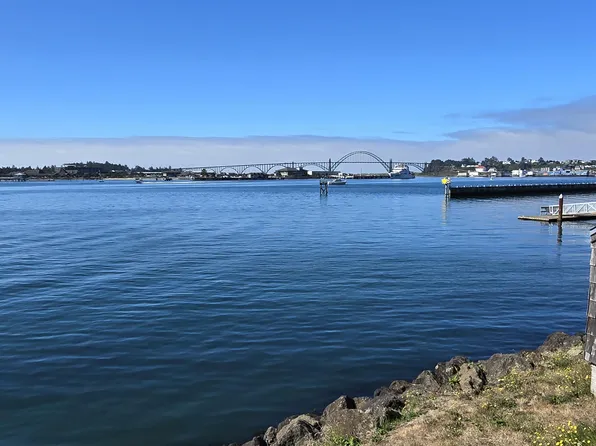 1000 SE Bay Blvd #118, Newport, OR 97365
