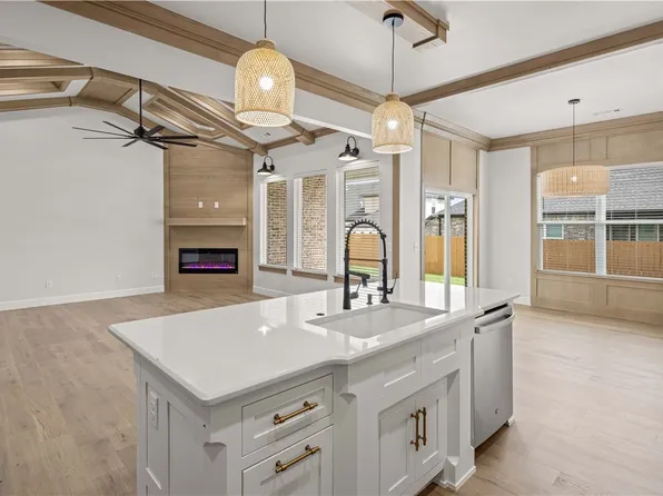 511 Bronco St, Centerton, AR 72719