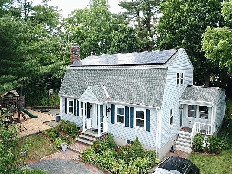 18 Pond St — Photo 4