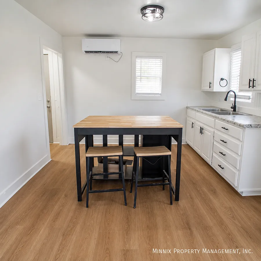 325 W. Divison | 1 Bedroom 1 Bath In Slaton — Photo 1