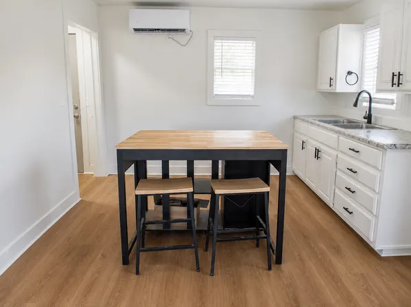 325 W Division St, Slaton, TX 79364