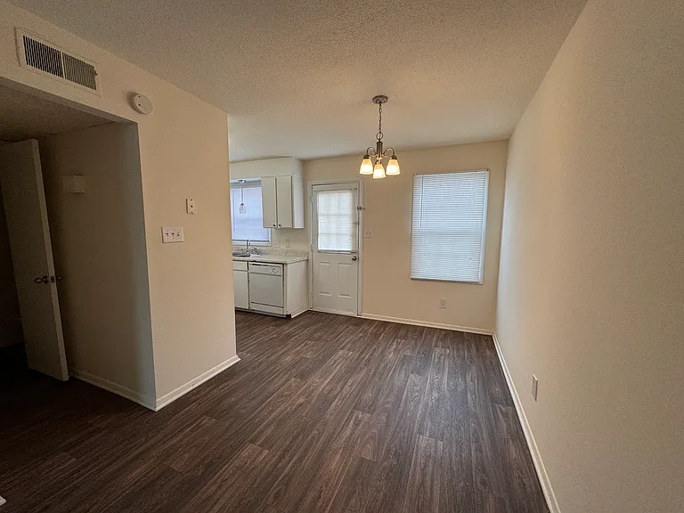 Woodstream Farms Apartments — Photo 6