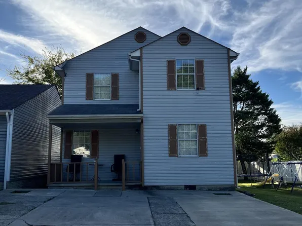 1427 Classic Chase Dr, Dalton, GA 30721