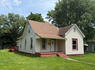 306 N Walnut St, Newton, IL 62448