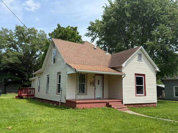 306 N Walnut St, Newton, IL 62448