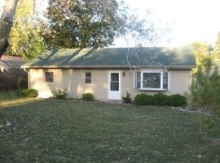 W160N9842 Colonial Dr, Germantown, WI 53022