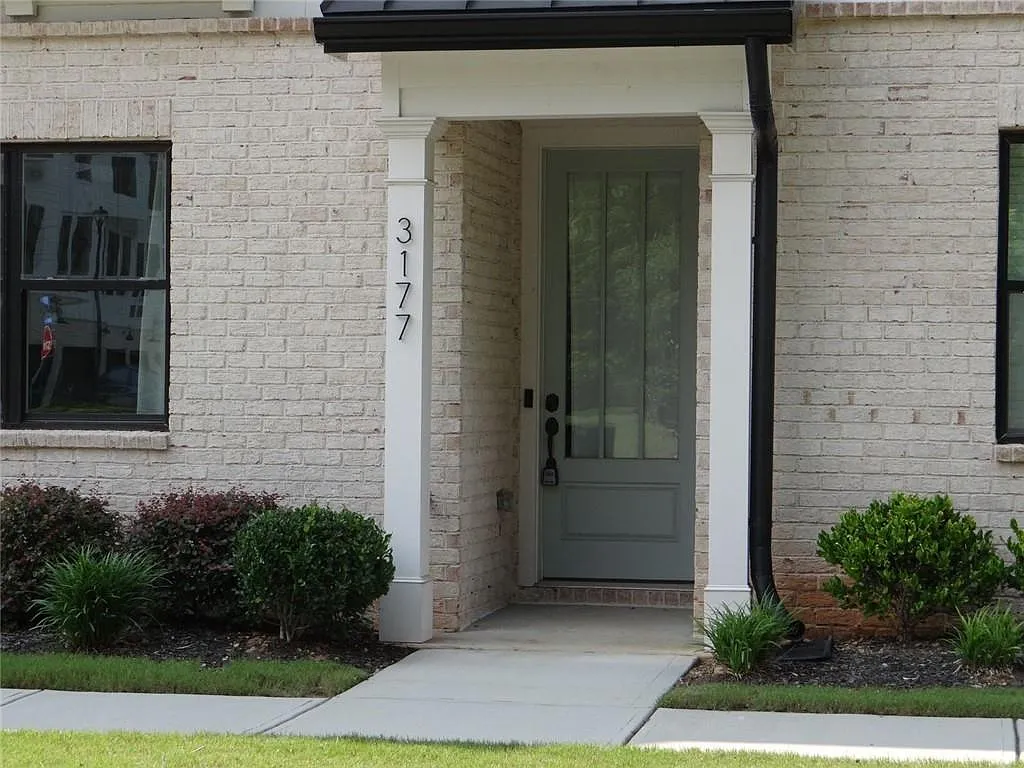 3 bed, 3.5 bath, $3,250 — Photo 2