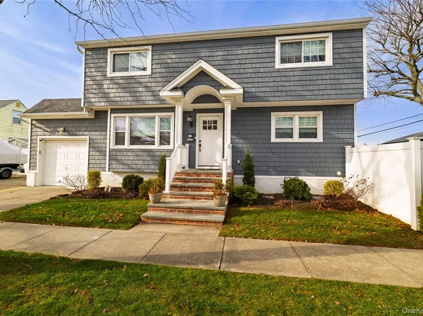 2778 King Street, Oceanside, NY 11572