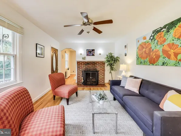 4401 32nd St, Mount Rainier, MD 20712