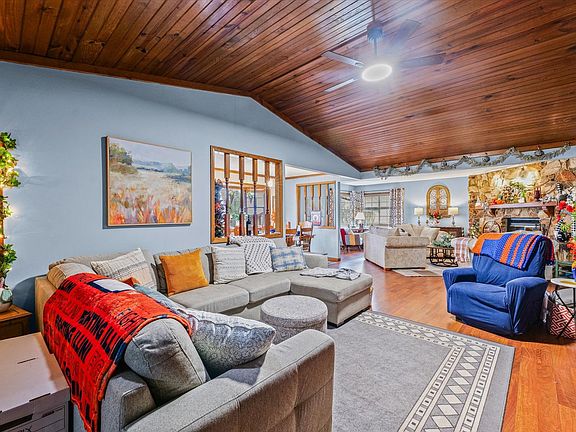 4th image of 1813 Willow View Rd #0