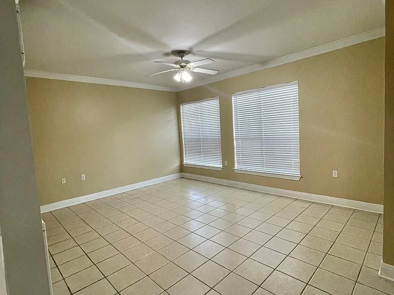 710 E Boyd Dr #1603 — Photo 2