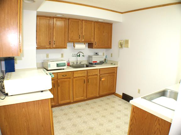 4th image of 818 13th Ave