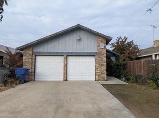 4815 E Geary St, Fresno, CA 93725