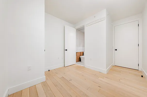 Rented by REAL New York | media 23