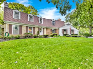 106 Michaux Rd, Riverside, IL 60546