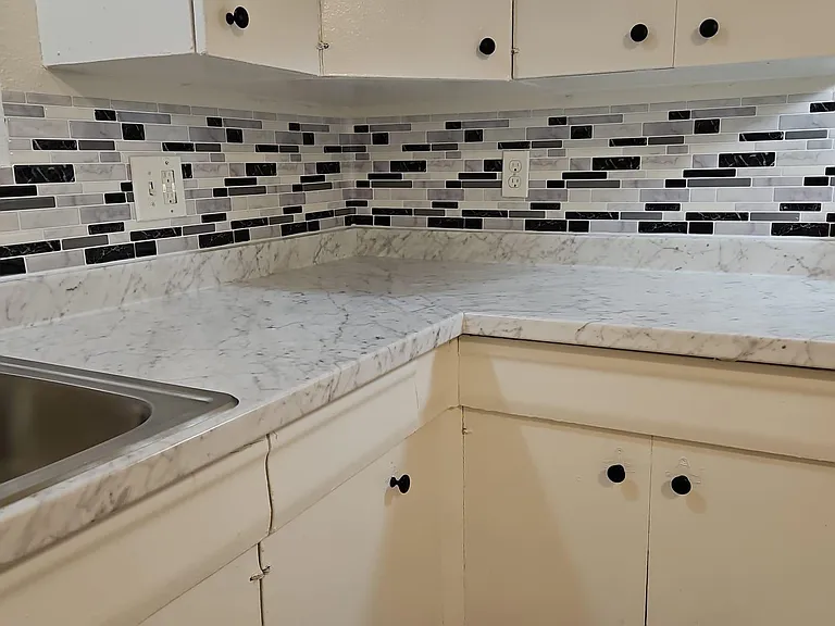 521 Palomas Dr SE #A — Photo 5