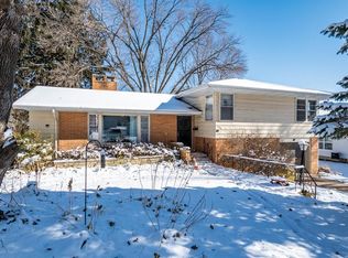 206 N Walnut St, Monticello, IA 52310