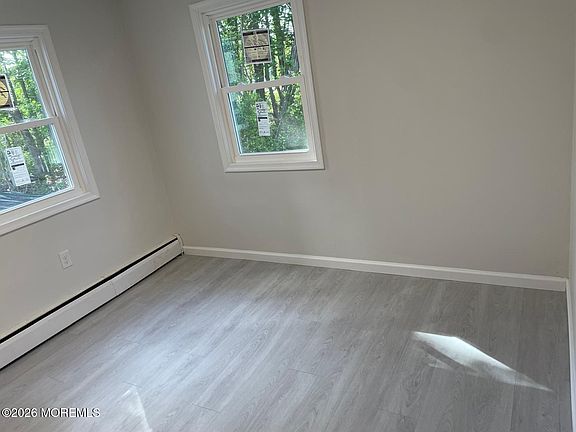 4th image of 109 W 6th Street
