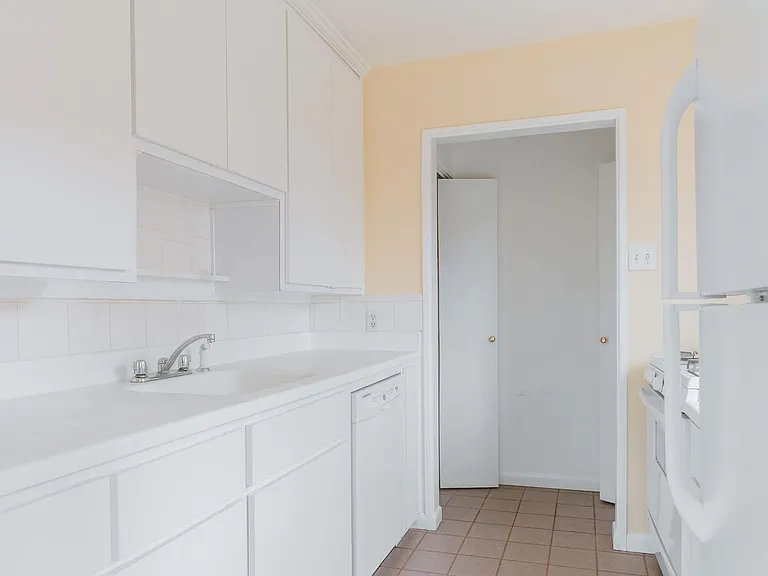1175 N Emerson St — Photo 10