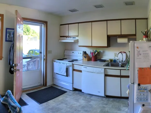 68 Renihan Mdws, Lebanon, NH 03766