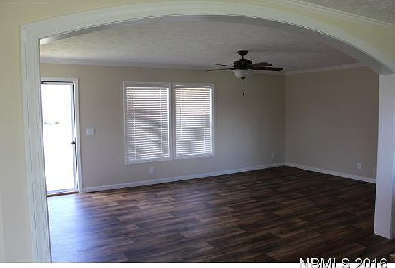 3rd image of 102 Lindsey Ct