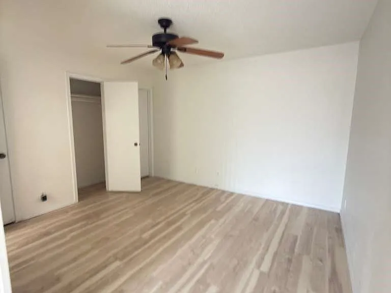 2221 E 67th St #1309 — Photo 11