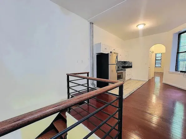 119 W 104th St #1Y, New York, NY 10025