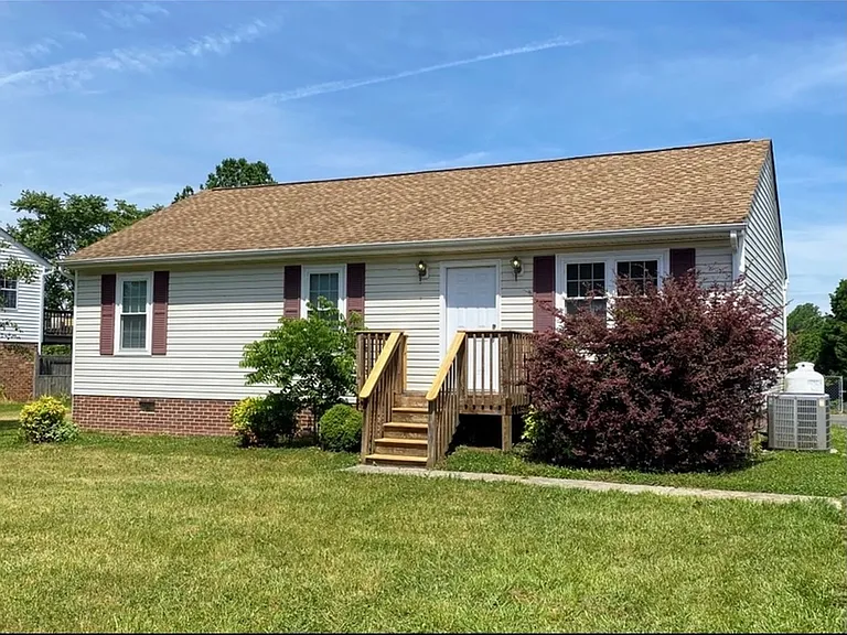 597 Jefferson Manor Dr — Photo 1