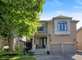 11 Tweedie Cres, Whitby, ON L1P1X4