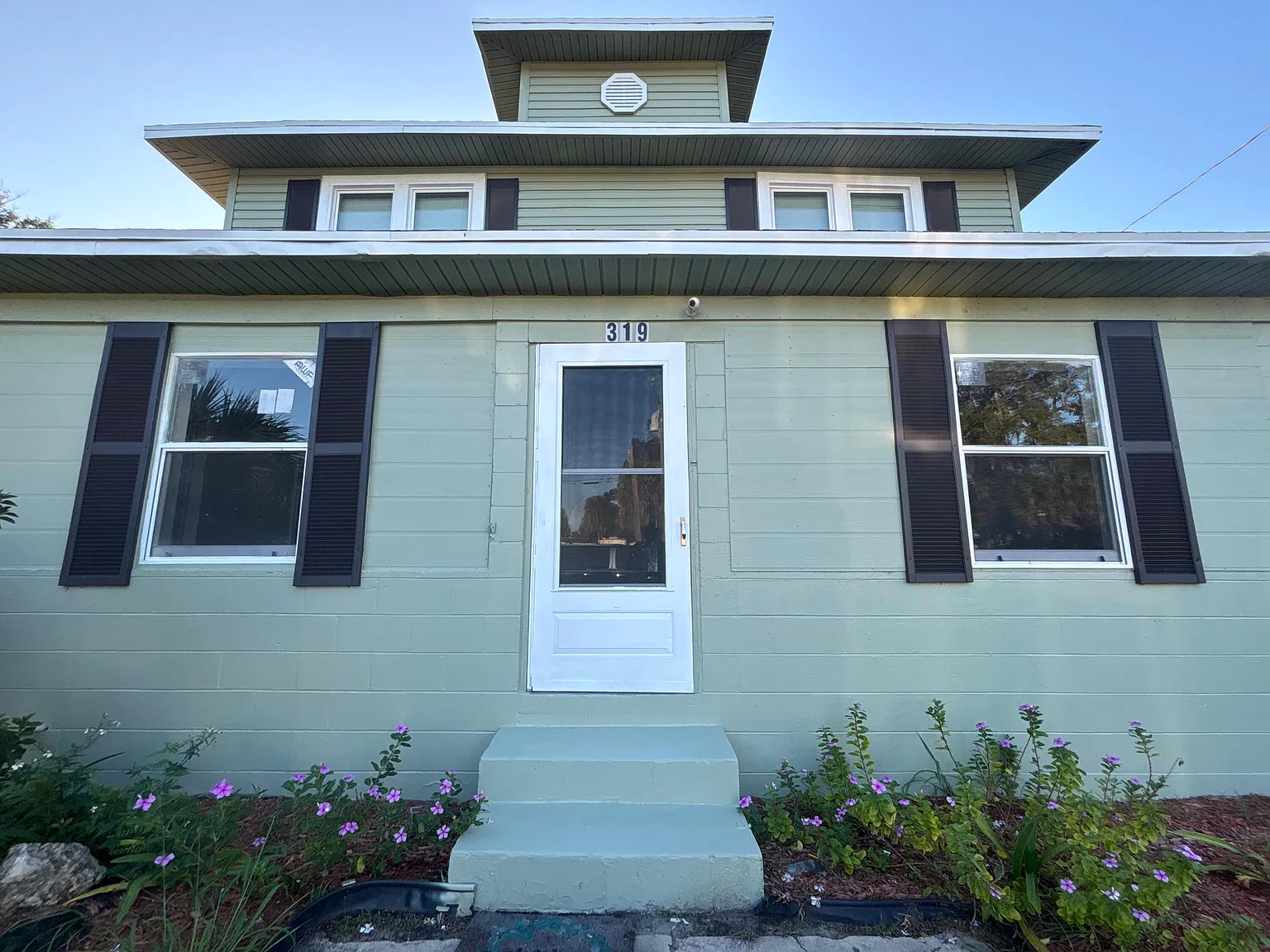 5 bed, 2.0 bath, 1740 sqft, $2,800 — Photo 3