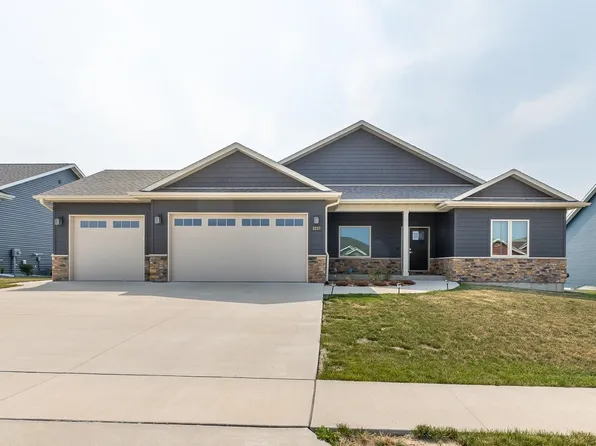 2237 Fawnview Dr, Asbury, IA 52002