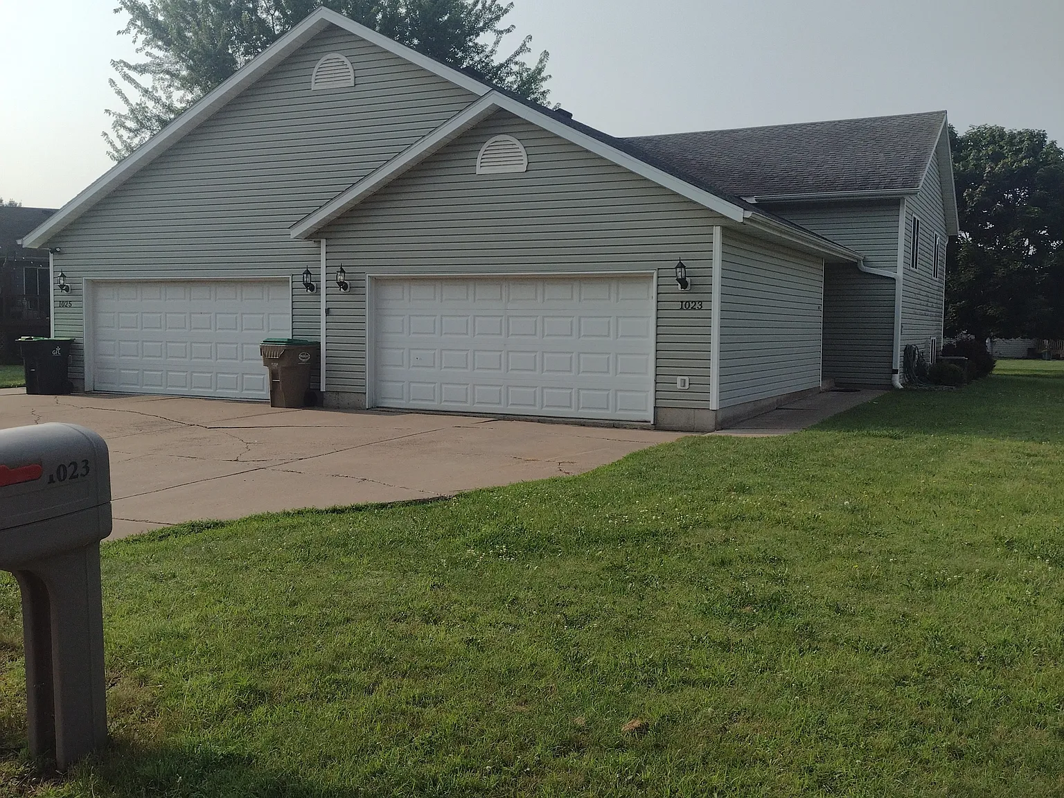 1023-1025 Pine Cone Lane - 1025 — Photo 1