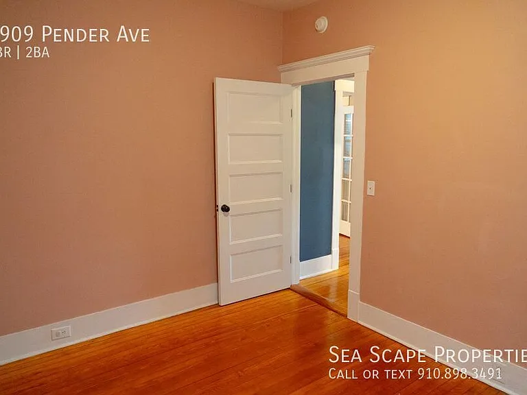 1909 Pender Ave — Photo 32