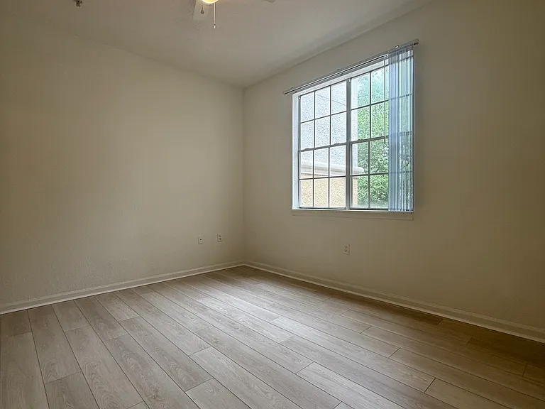 Primary Bedroom w/Private Bathroom